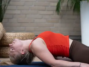 Yoga-Haltung Fisch (Matsyasana)