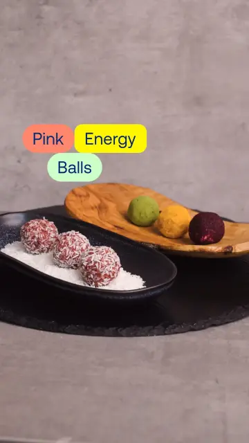 Pink Energy Balls fertig angerichtet