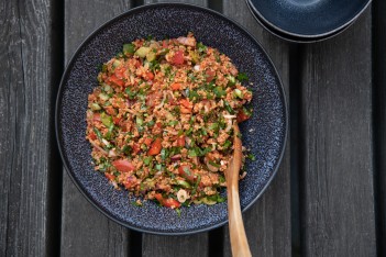 Fertiger Bulgursalat in einer Schüssel