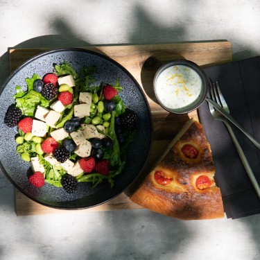 Sommersalat mit Tofu-Feta