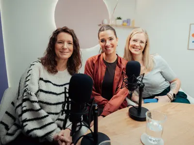 Podcast zum Thema Momshaming: Expertin Katharina Pommer und Betroffene Catherina Schropp